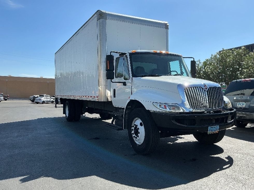 Medium Duty Box Truck-Light and Medium Duty Trucks-International-2018-4300-Las Vegas-NV-117,029\n\t\tmiles-$ 51,250 - Image 1