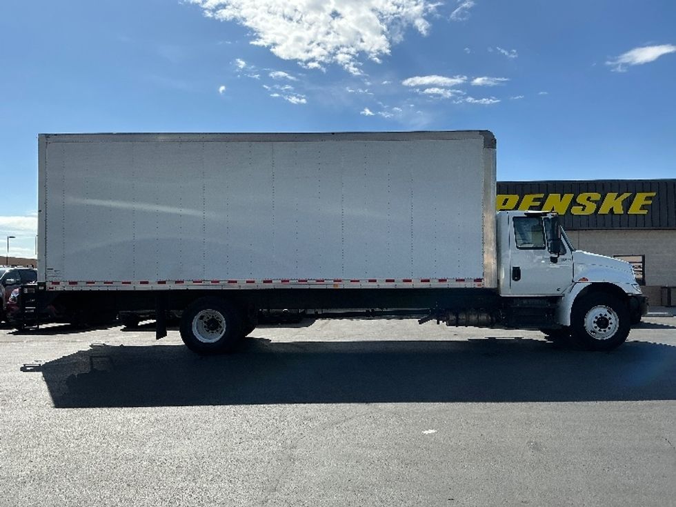 Medium Duty Box Truck-Light and Medium Duty Trucks-International-2018-4300-Las Vegas-NV-117,029\n\t\tmiles-$ 51,250 - Image 15