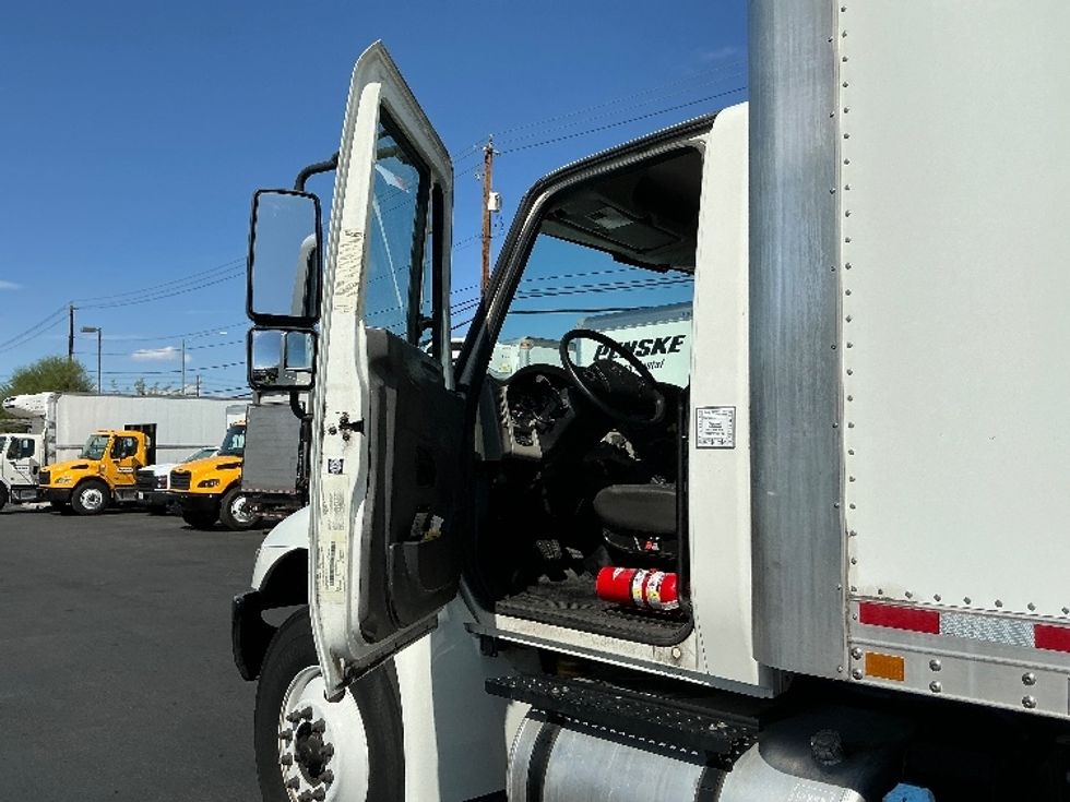 Medium Duty Box Truck-Light and Medium Duty Trucks-International-2018-4300-Las Vegas-NV-117,029\n\t\tmiles-$ 51,250 - Image 16