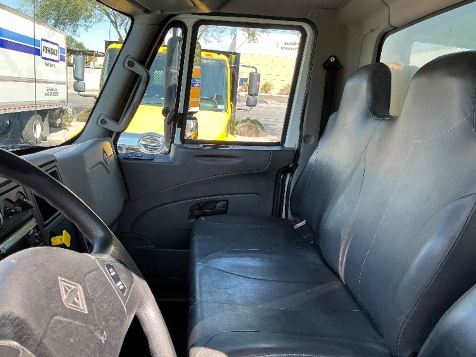 Medium Duty Box Truck-Light and Medium Duty Trucks-International-2018-4300-Las Vegas-NV-117,029\n\t\tmiles-$ 51,250 - Image 19