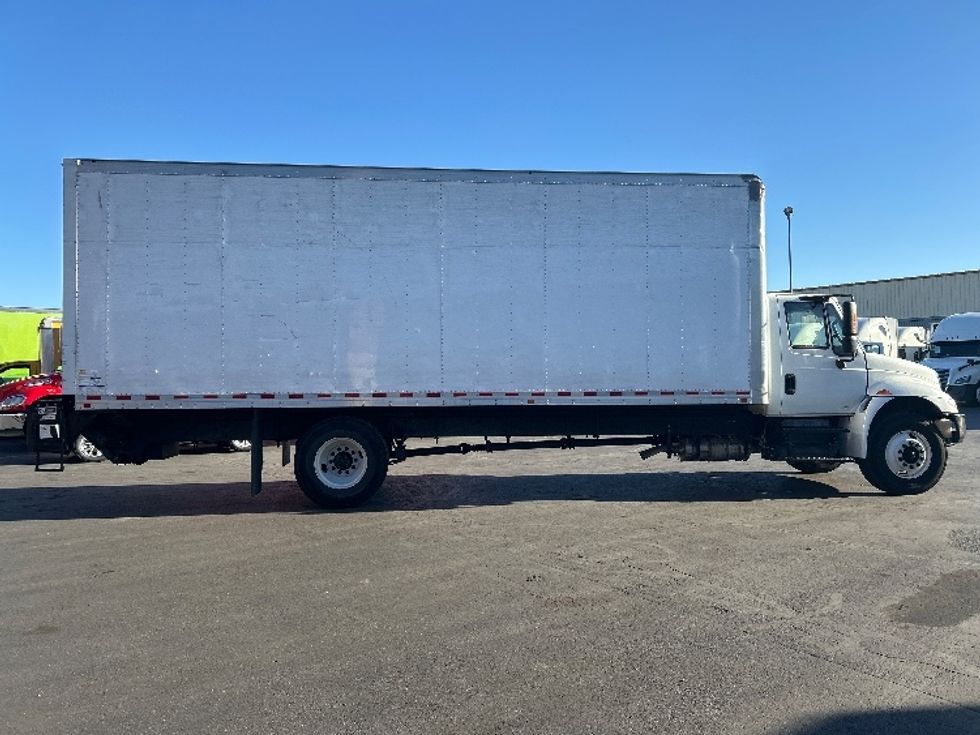 Medium Duty Box Truck-Light and Medium Duty Trucks-International-2018-4300-Las Vegas-NV-93,724\n\t\tmiles-$ 53,250 - Image 15