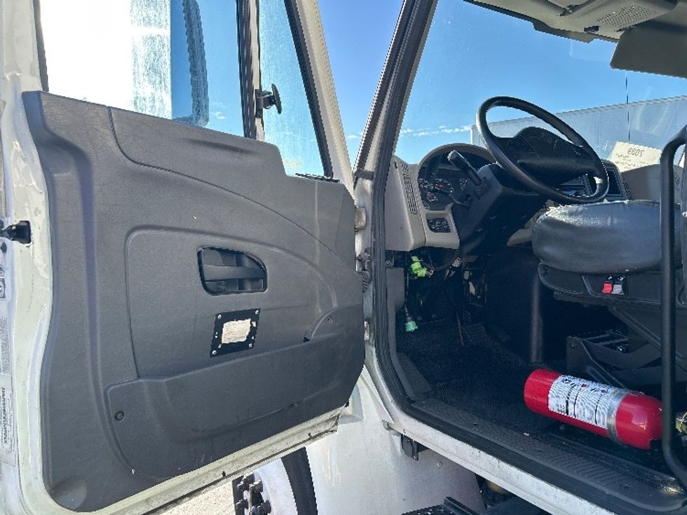 Medium Duty Box Truck-Light and Medium Duty Trucks-International-2018-4300-Las Vegas-NV-93,724\n\t\tmiles-$ 53,250 - Image 16