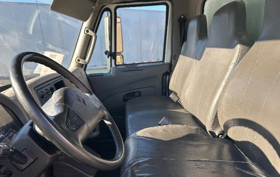Medium Duty Box Truck-Light and Medium Duty Trucks-International-2018-4300-Las Vegas-NV-93,724\n\t\tmiles-$ 53,250 - Image 18