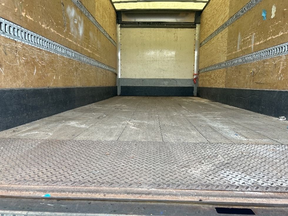 Medium Duty Box Truck-Light and Medium Duty Trucks-International-2018-4300-Medley-FL-146,546\n\t\tmiles-$ 37,250 - Image 10
