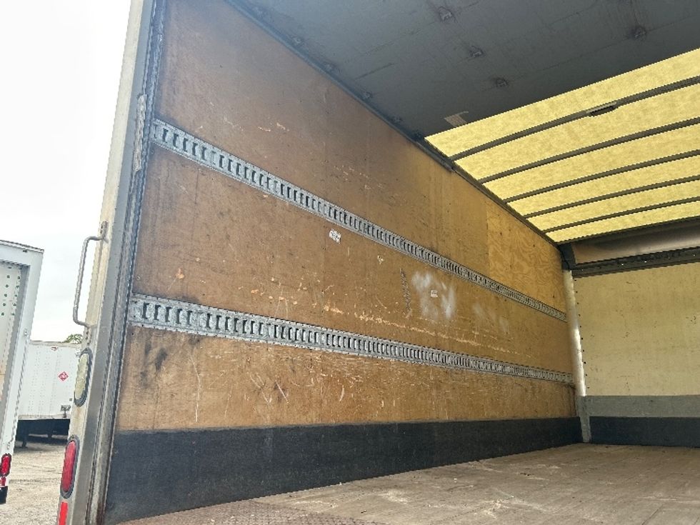 Medium Duty Box Truck-Light and Medium Duty Trucks-International-2018-4300-Medley-FL-146,546\n\t\tmiles-$ 37,250 - Image 11