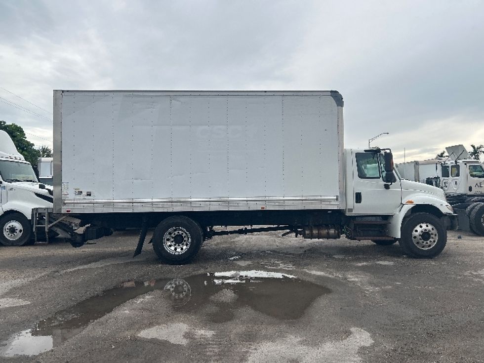 Medium Duty Box Truck-Light and Medium Duty Trucks-International-2018-4300-Medley-FL-146,546\n\t\tmiles-$ 37,250 - Image 15