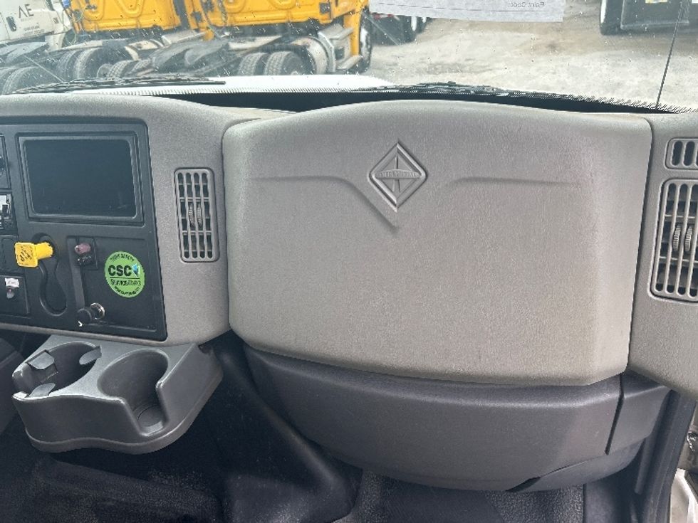 Medium Duty Box Truck-Light and Medium Duty Trucks-International-2018-4300-Medley-FL-146,546\n\t\tmiles-$ 37,250 - Image 21