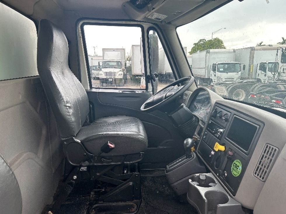 Medium Duty Box Truck-Light and Medium Duty Trucks-International-2018-4300-Medley-FL-146,546\n\t\tmiles-$ 37,250 - Image 22