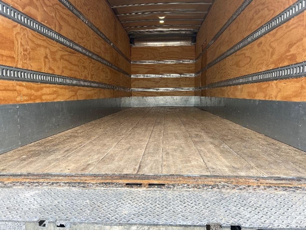 Medium Duty Box Truck-Light and Medium Duty Trucks-International-2018-4300-Middlefield-OH-201,156\n\t\tmiles-$ 38,250 - Image 10