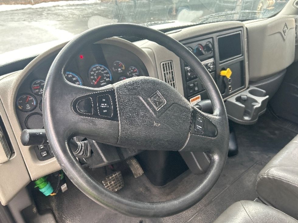 Medium Duty Box Truck-Light and Medium Duty Trucks-International-2018-4300-Middlefield-OH-201,156\n\t\tmiles-$ 38,250 - Image 16