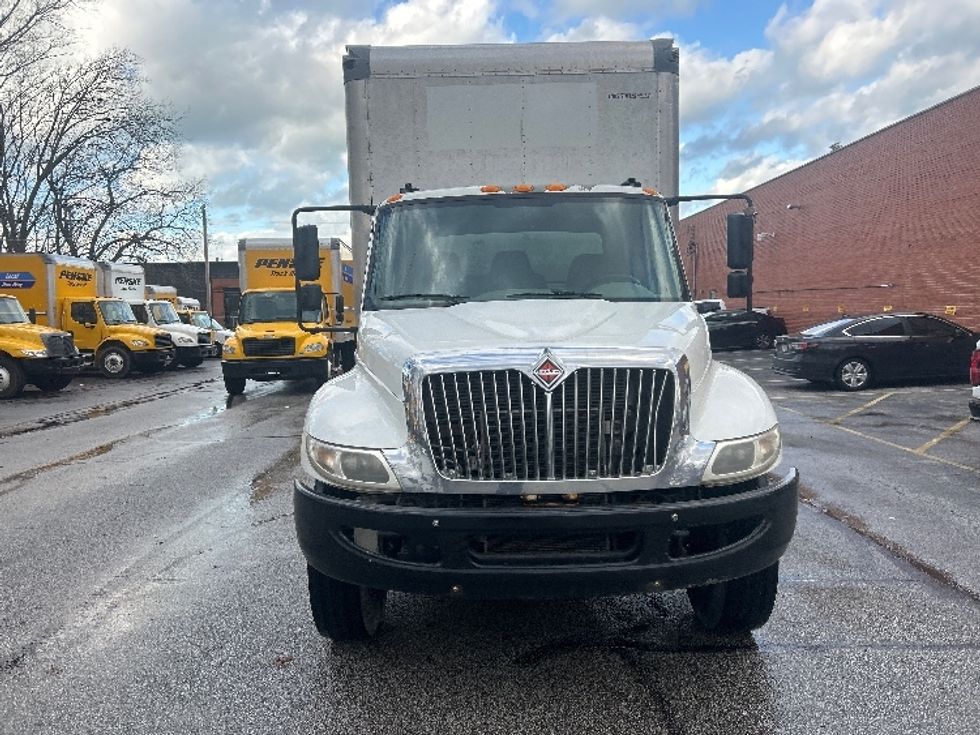 Medium Duty Box Truck-Light and Medium Duty Trucks-International-2018-4300-Middlefield-OH-201,156\n\t\tmiles-$ 38,250 - Image 2