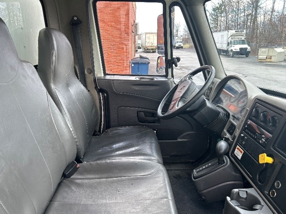 Medium Duty Box Truck-Light and Medium Duty Trucks-International-2018-4300-Middlefield-OH-201,156\n\t\tmiles-$ 38,250 - Image 21