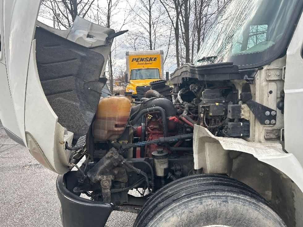 Medium Duty Box Truck-Light and Medium Duty Trucks-International-2018-4300-Middlefield-OH-201,156\n\t\tmiles-$ 38,250 - Image 23