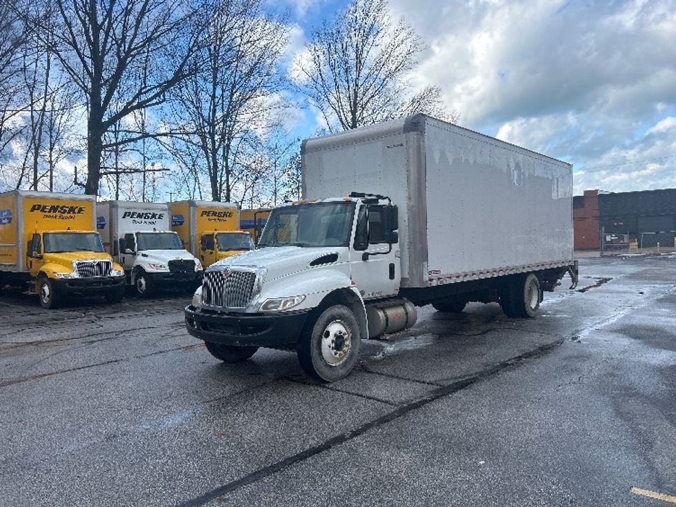 Medium Duty Box Truck-Light and Medium Duty Trucks-International-2018-4300-Middlefield-OH-201,156\n\t\tmiles-$ 38,250 - Image 3