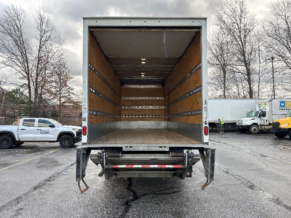 Medium Duty Box Truck-Light and Medium Duty Trucks-International-2018-4300-Middlefield-OH-201,156\n\t\tmiles-$ 38,250 - Image 8