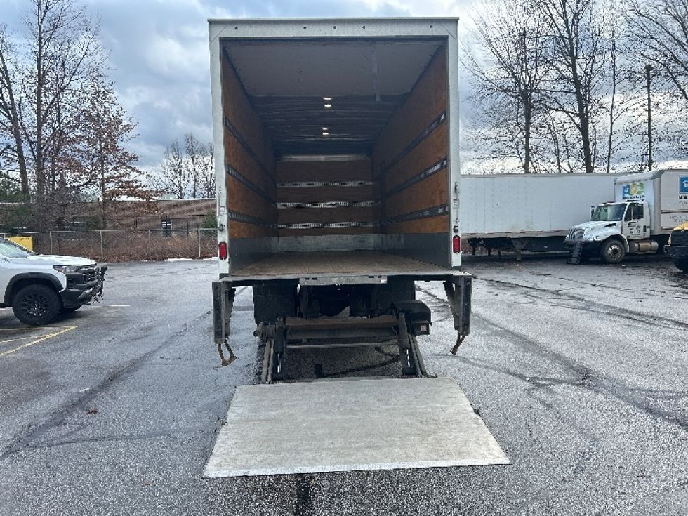 Medium Duty Box Truck-Light and Medium Duty Trucks-International-2018-4300-Middlefield-OH-201,156\n\t\tmiles-$ 38,250 - Image 9