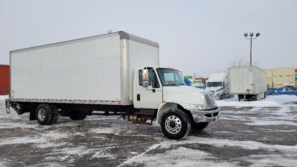 Medium Duty Box Truck-Light and Medium Duty Trucks-International-2018-4300-Mississauga-ON-206,500\n\t\tkm-$ 64,250 - Image 1