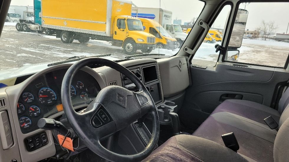 Medium Duty Box Truck-Light and Medium Duty Trucks-International-2018-4300-Mississauga-ON-206,500\n\t\tkm-$ 64,250 - Image 17