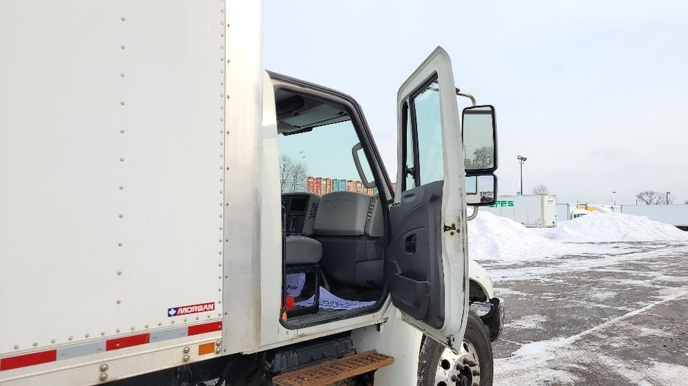 Medium Duty Box Truck-Light and Medium Duty Trucks-International-2018-4300-Mississauga-ON-206,500\n\t\tkm-$ 64,250 - Image 20