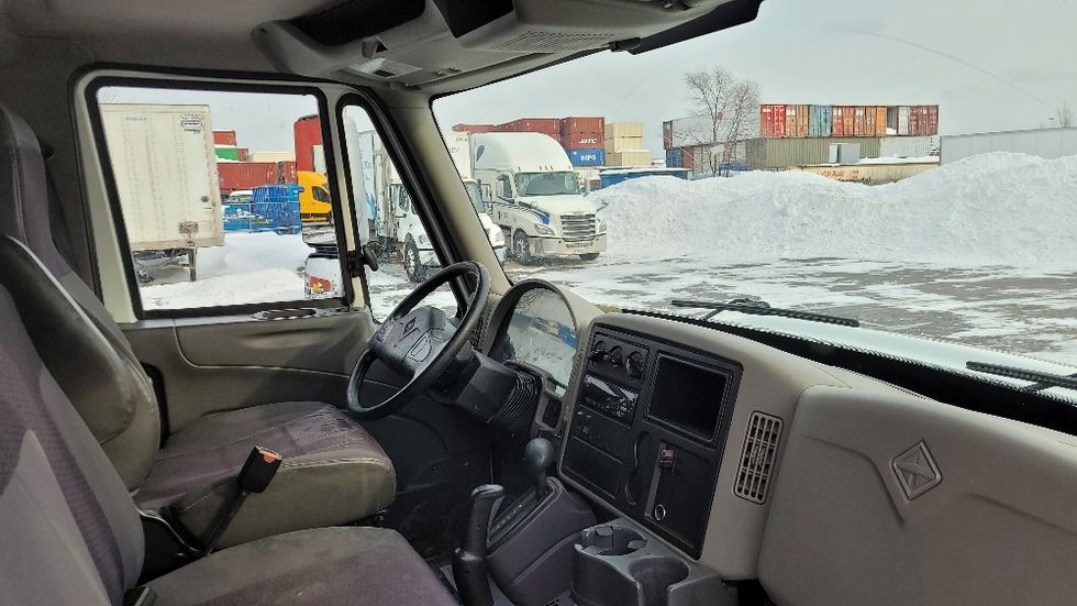 Medium Duty Box Truck-Light and Medium Duty Trucks-International-2018-4300-Mississauga-ON-206,500\n\t\tkm-$ 64,250 - Image 22