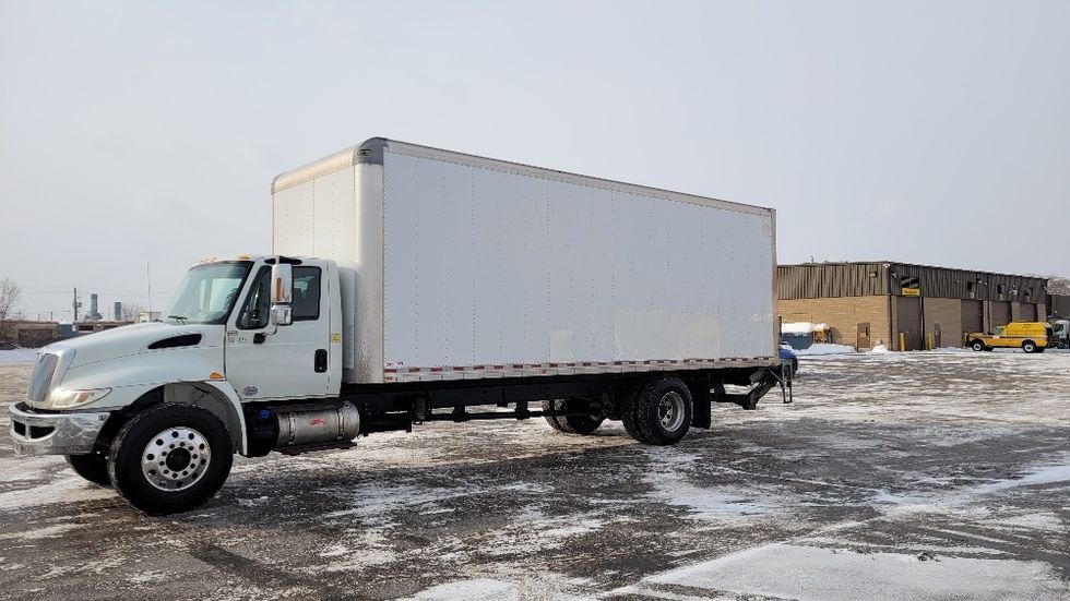 Medium Duty Box Truck-Light and Medium Duty Trucks-International-2018-4300-Mississauga-ON-206,500\n\t\tkm-$ 64,250 - Image 3