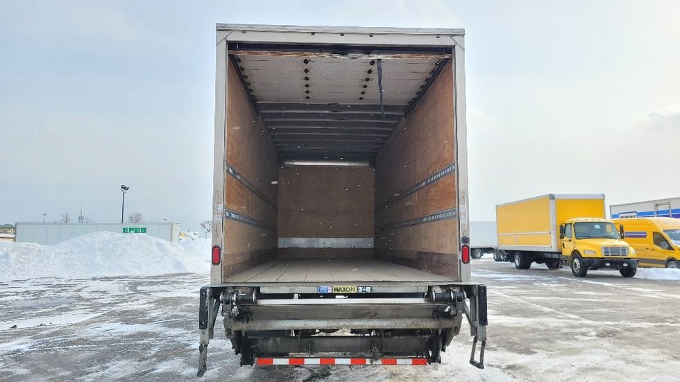 Medium Duty Box Truck-Light and Medium Duty Trucks-International-2018-4300-Mississauga-ON-206,500\n\t\tkm-$ 64,250 - Image 8