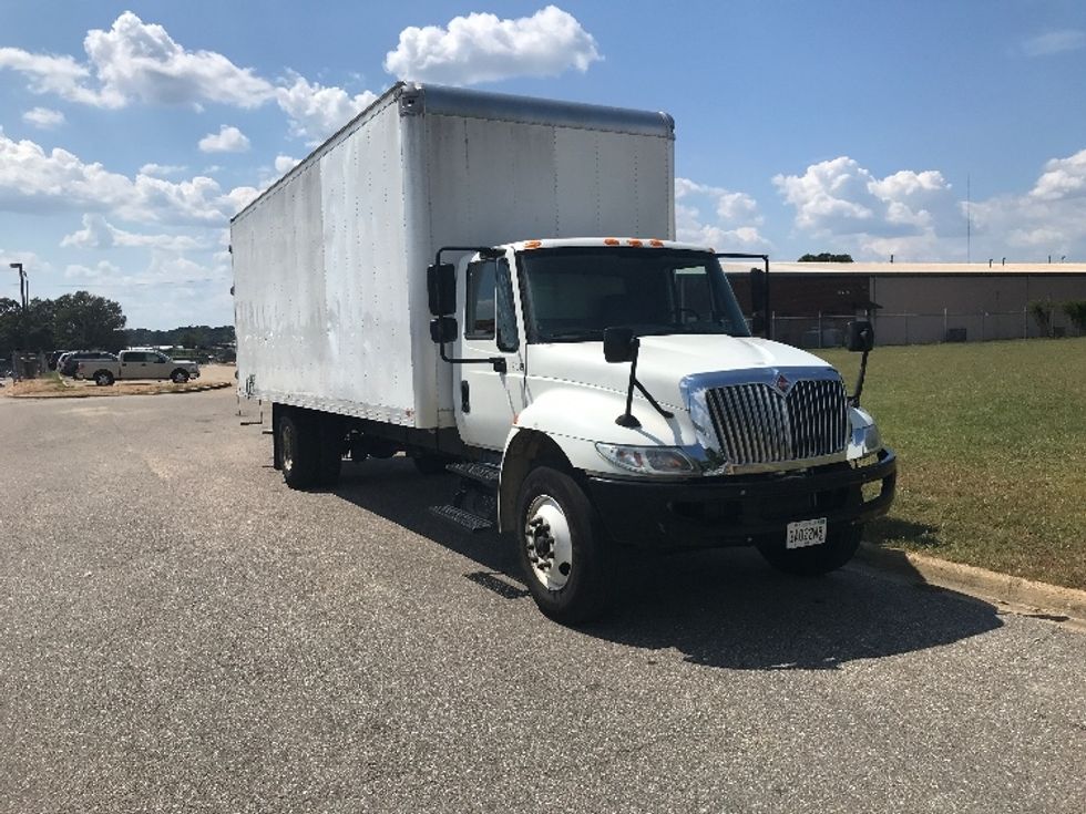 Medium Duty Box Truck-Light and Medium Duty Trucks-International-2018-4300-Montgomery-AL-80,000\n\t\tmiles-$ 51,250 - Image 1