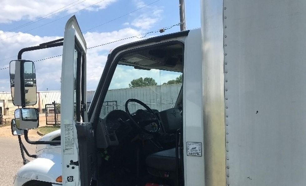 Medium Duty Box Truck-Light and Medium Duty Trucks-International-2018-4300-Montgomery-AL-80,000\n\t\tmiles-$ 51,250 - Image 16