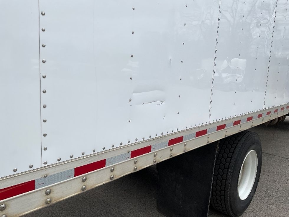 Medium Duty Box Truck-Light and Medium Duty Trucks-International-2018-4300-Muskegon-MI-137,313\n\t\tmiles-$ 41,750 - Image 28