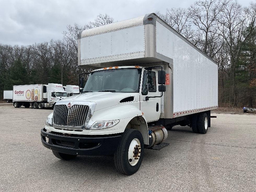 Medium Duty Box Truck-Light and Medium Duty Trucks-International-2018-4300-Muskegon-MI-137,313\n\t\tmiles-$ 41,750 - Image 3