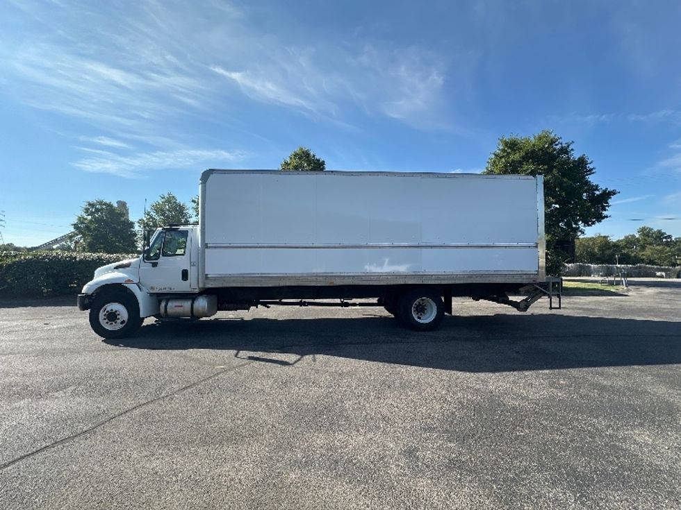 Medium Duty Box Truck-Light and Medium Duty Trucks-International-2018-4300-Nashville (Mount Juliet)-TN-163,709\n\t\tmiles-$ 47,000 - Image 4