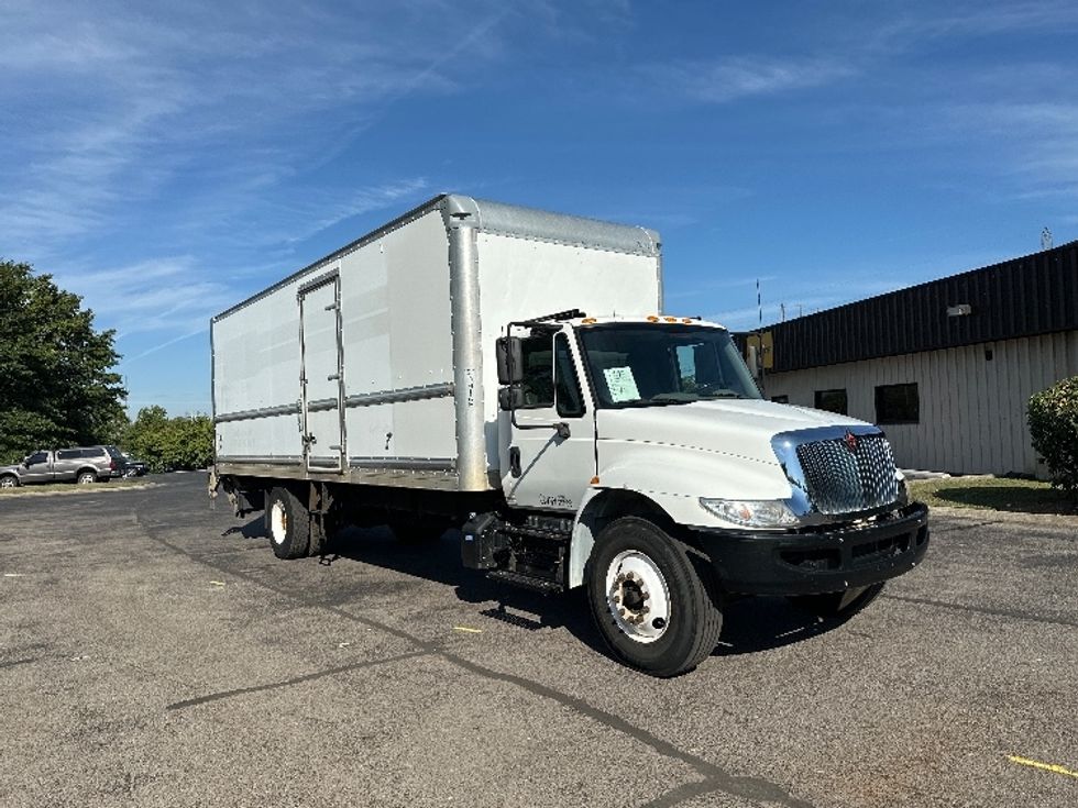 Medium Duty Box Truck-Light and Medium Duty Trucks-International-2018-4300-Nashville (Mount Juliet)-TN-163,709\n\t\tmiles-$ 47,000 - Image 1