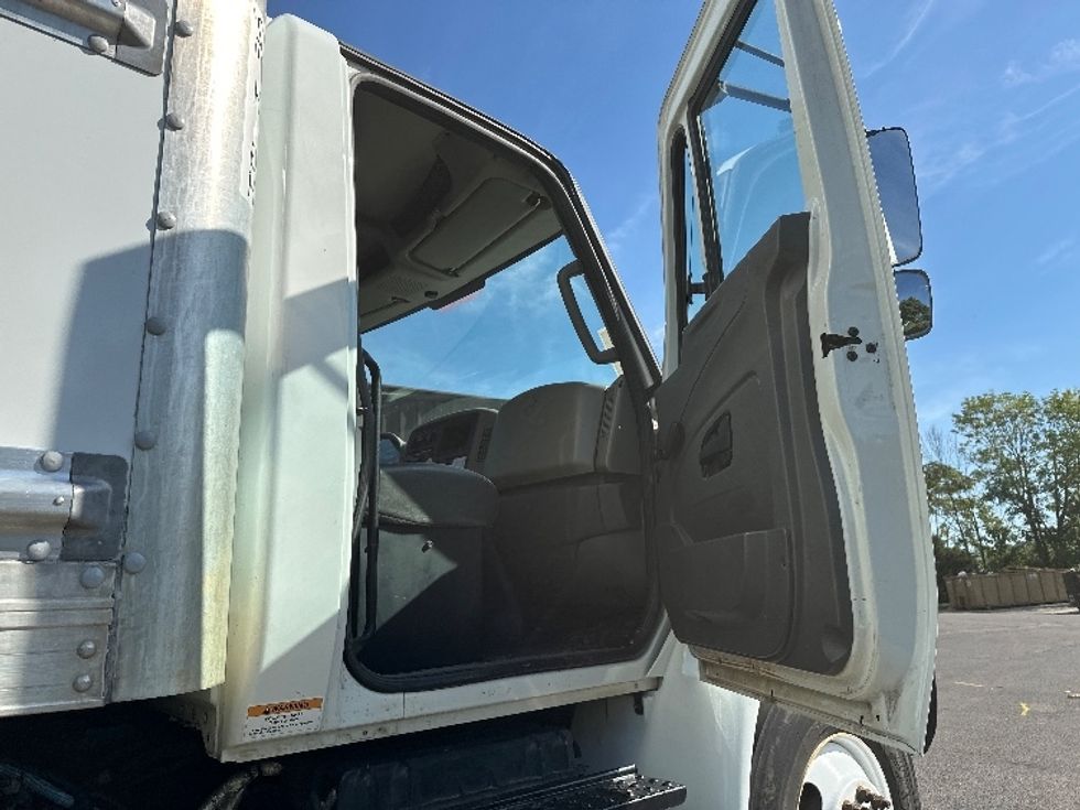 Medium Duty Box Truck-Light and Medium Duty Trucks-International-2018-4300-Nashville (Mount Juliet)-TN-163,709\n\t\tmiles-$ 47,000 - Image 16