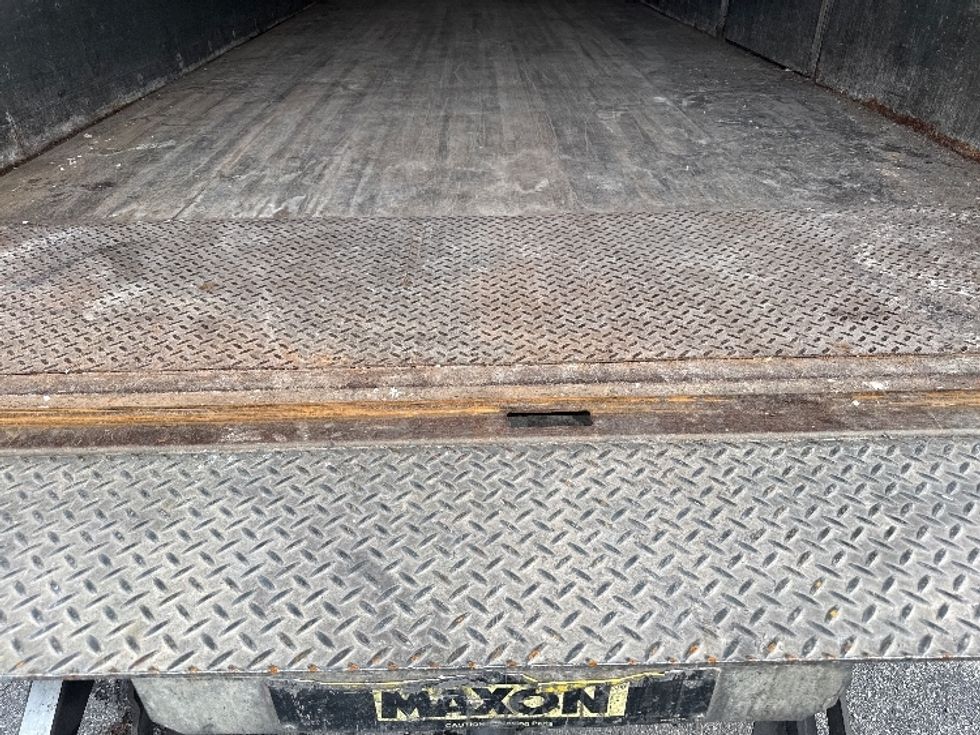 Medium Duty Box Truck-Light and Medium Duty Trucks-International-2018-4300-New Bedford-MA-116,710\n\t\tmiles-$ 37,250 - Image 10