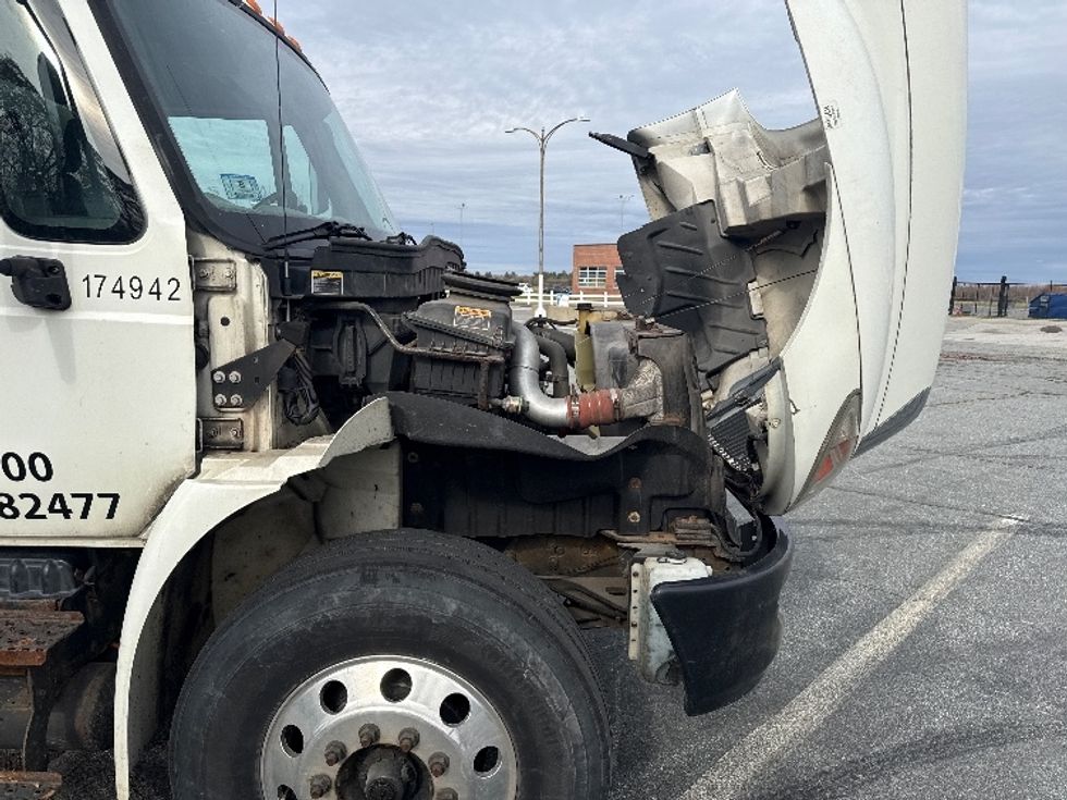 Medium Duty Box Truck-Light and Medium Duty Trucks-International-2018-4300-New Bedford-MA-116,710\n\t\tmiles-$ 37,250 - Image 23