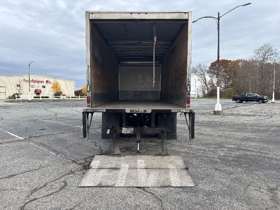Medium Duty Box Truck-Light and Medium Duty Trucks-International-2018-4300-New Bedford-MA-116,710\n\t\tmiles-$ 37,250 - Image 9