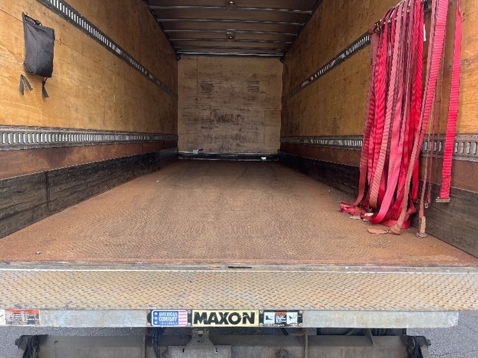 Medium Duty Box Truck-Light and Medium Duty Trucks-International-2018-4300-North Bergen-NJ-210,320\n\t\tmiles-$ 33,250 - Image 10