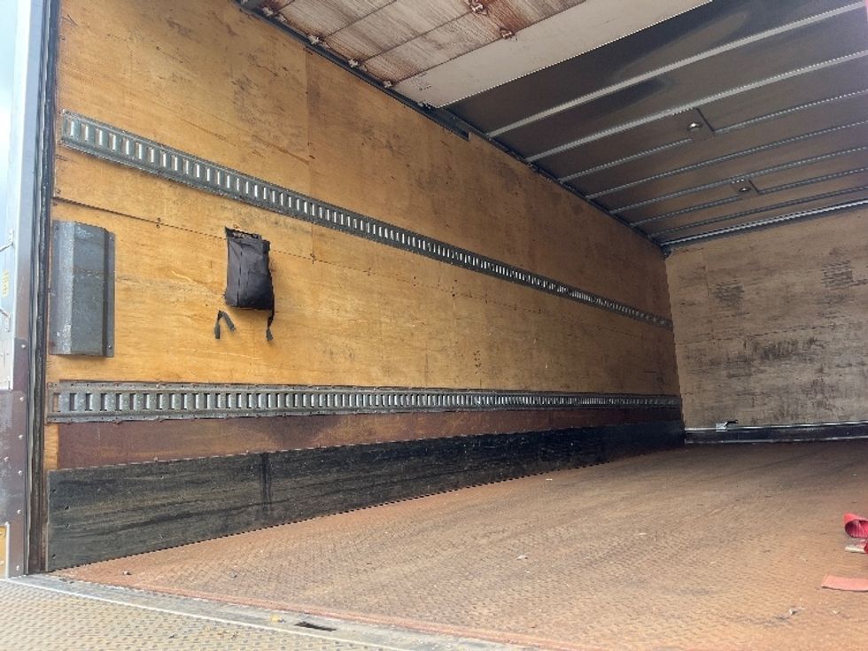 Medium Duty Box Truck-Light and Medium Duty Trucks-International-2018-4300-North Bergen-NJ-210,320\n\t\tmiles-$ 33,250 - Image 11