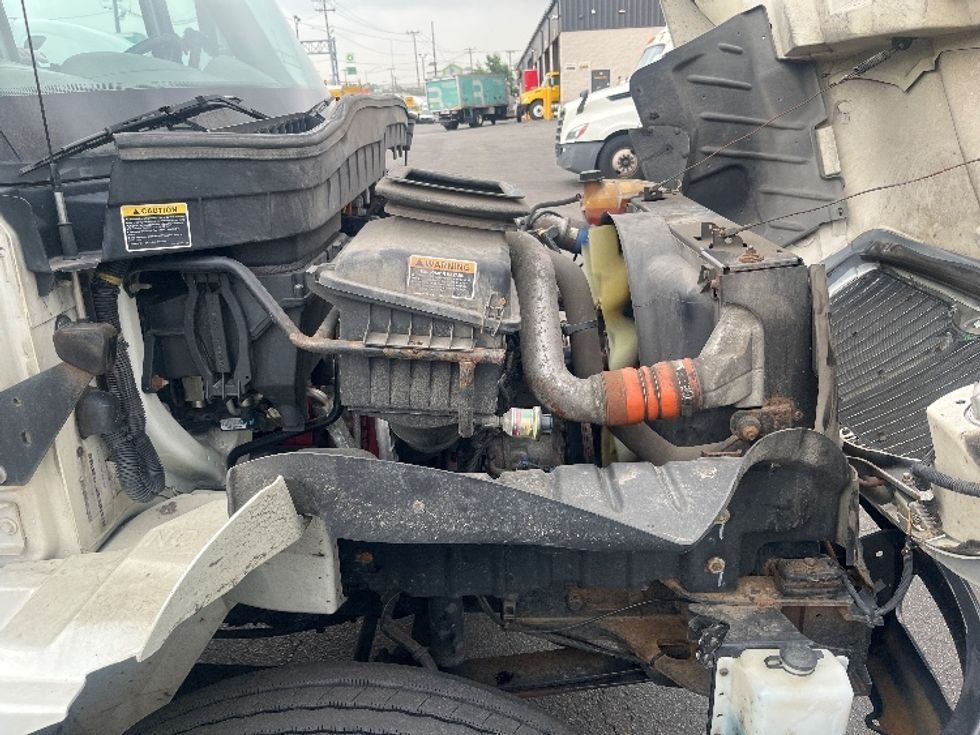 Medium Duty Box Truck-Light and Medium Duty Trucks-International-2018-4300-North Bergen-NJ-210,320\n\t\tmiles-$ 33,250 - Image 23