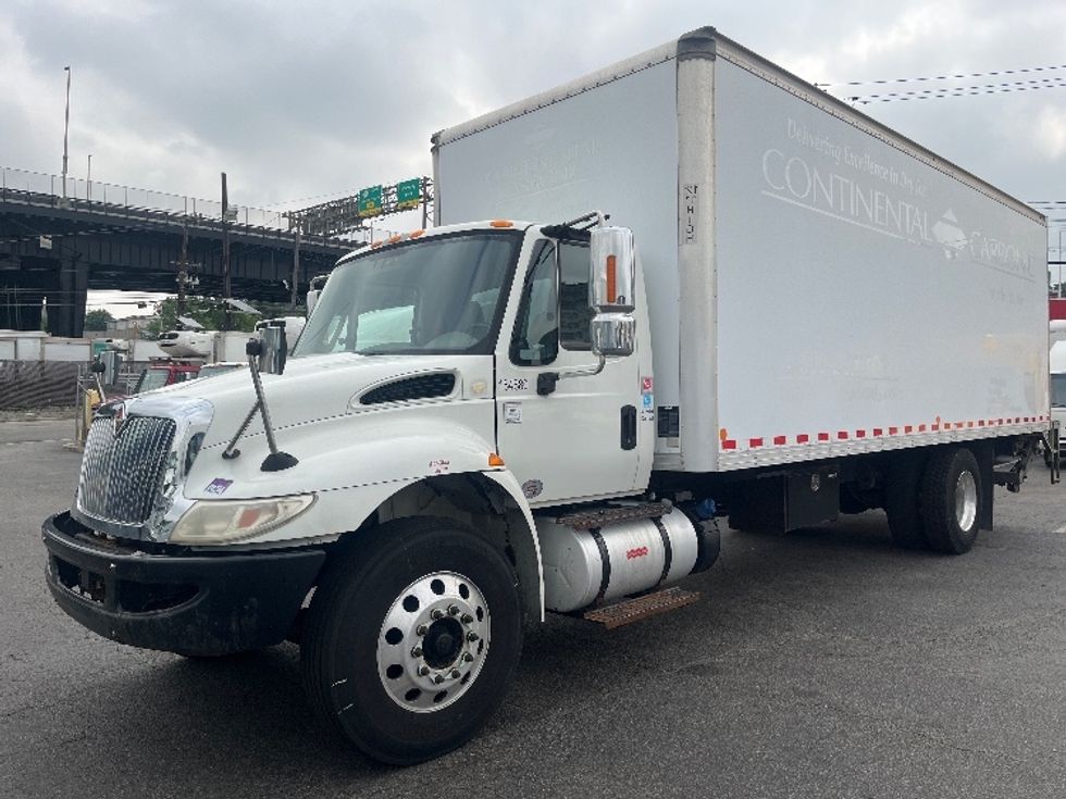 Medium Duty Box Truck-Light and Medium Duty Trucks-International-2018-4300-North Bergen-NJ-210,320\n\t\tmiles-$ 33,250 - Image 3