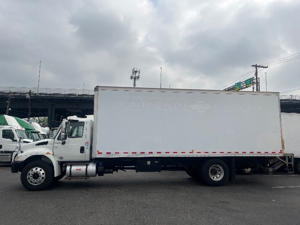 Medium Duty Box Truck-Light and Medium Duty Trucks-International-2018-4300-North Bergen-NJ-210,320\n\t\tmiles-$ 33,250 - Image 4