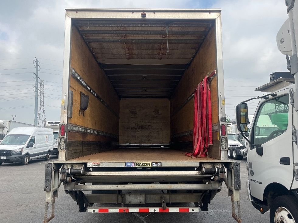 Medium Duty Box Truck-Light and Medium Duty Trucks-International-2018-4300-North Bergen-NJ-210,320\n\t\tmiles-$ 33,250 - Image 8