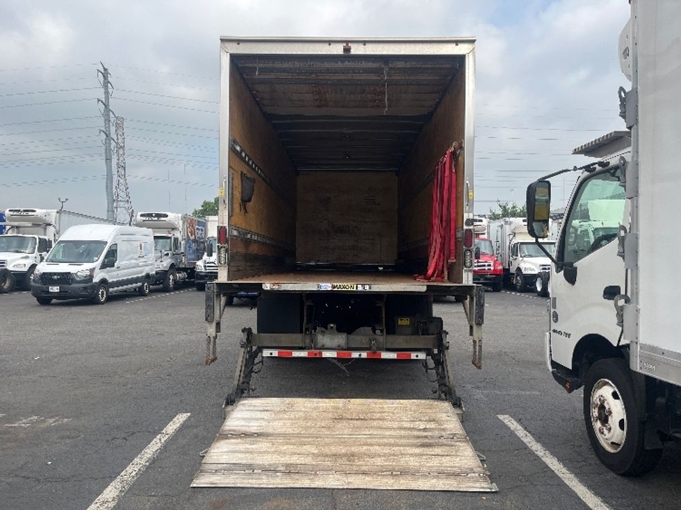 Medium Duty Box Truck-Light and Medium Duty Trucks-International-2018-4300-North Bergen-NJ-210,320\n\t\tmiles-$ 33,250 - Image 9