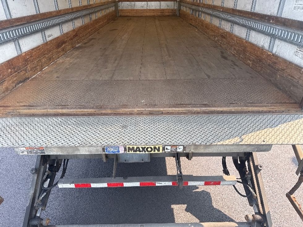Medium Duty Box Truck-Light and Medium Duty Trucks-International-2018-4300-Norton-MA-232,704\n\t\tmiles-$ 39,000 - Image 10