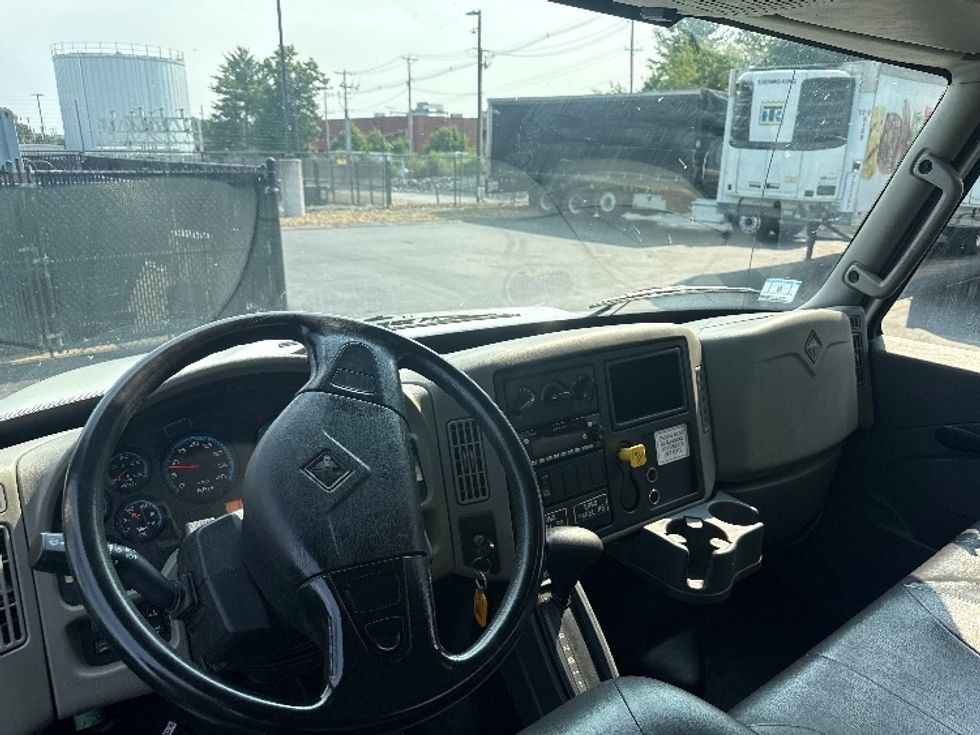 Medium Duty Box Truck-Light and Medium Duty Trucks-International-2018-4300-Norton-MA-232,704\n\t\tmiles-$ 39,000 - Image 17
