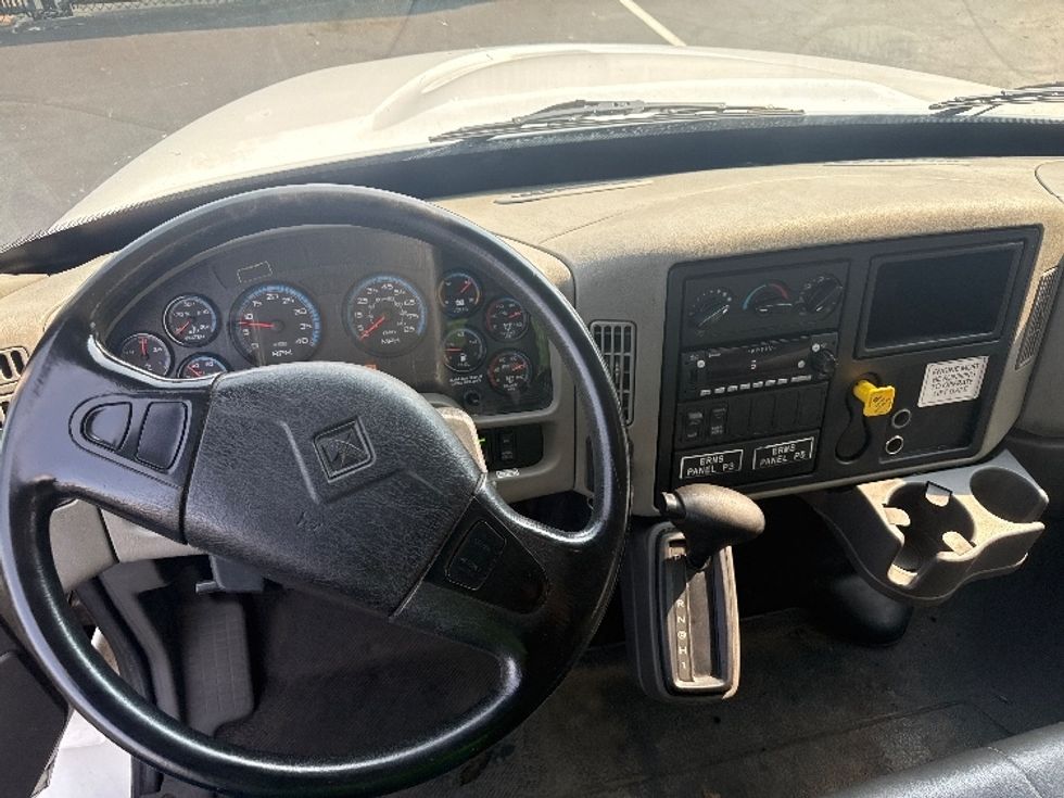 Medium Duty Box Truck-Light and Medium Duty Trucks-International-2018-4300-Norton-MA-232,704\n\t\tmiles-$ 39,000 - Image 18