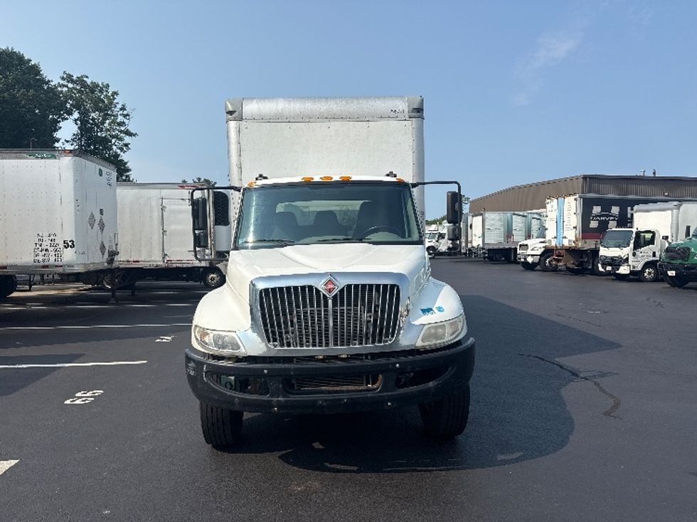Medium Duty Box Truck-Light and Medium Duty Trucks-International-2018-4300-Norton-MA-232,704\n\t\tmiles-$ 39,000 - Image 2