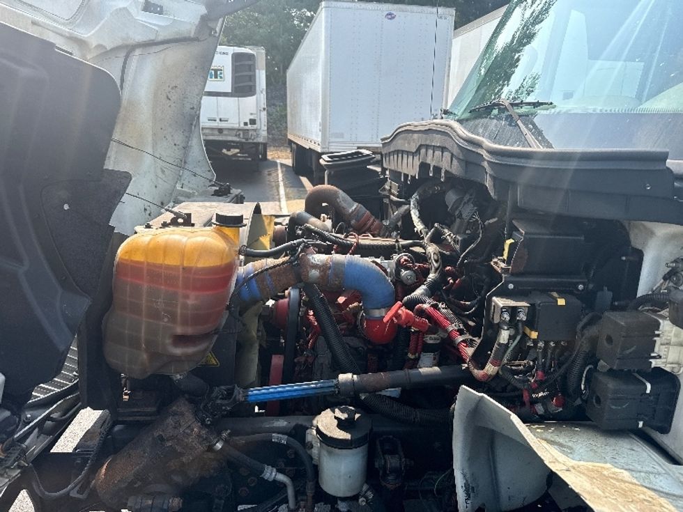 Medium Duty Box Truck-Light and Medium Duty Trucks-International-2018-4300-Norton-MA-232,704\n\t\tmiles-$ 39,000 - Image 24