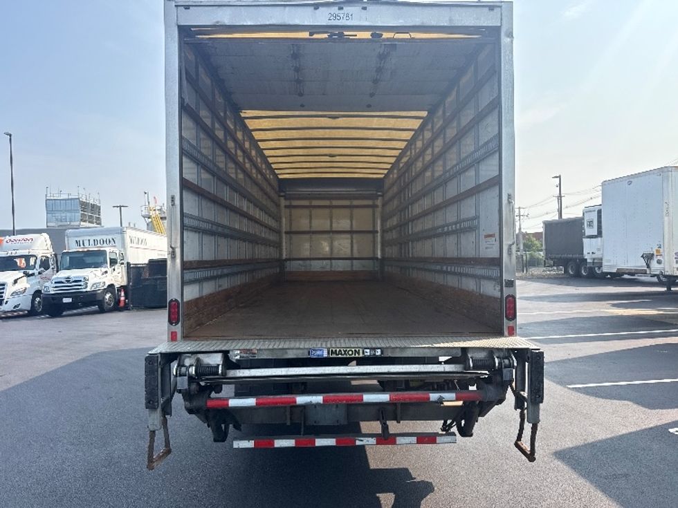Medium Duty Box Truck-Light and Medium Duty Trucks-International-2018-4300-Norton-MA-232,704\n\t\tmiles-$ 39,000 - Image 8