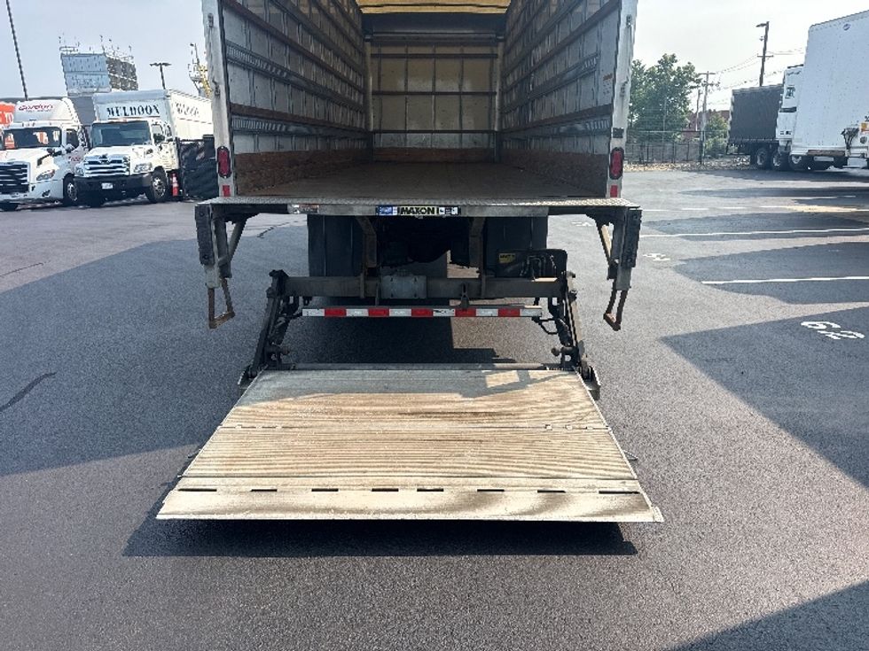 Medium Duty Box Truck-Light and Medium Duty Trucks-International-2018-4300-Norton-MA-232,704\n\t\tmiles-$ 39,000 - Image 9